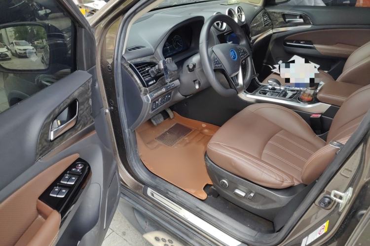 Used BYD Tang New Energy 2017 2.0T All-Wheel Drive Hyatt Model Interior 3