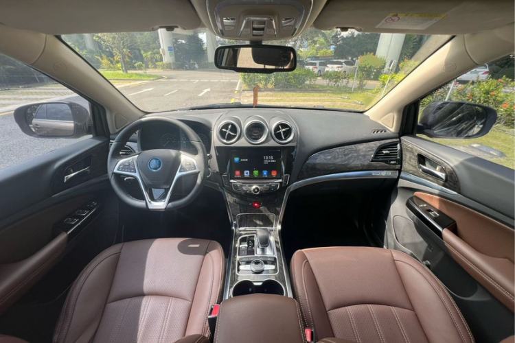 Used BYD Tang New Energy 2017 2.0T Tang 100 Interior 4