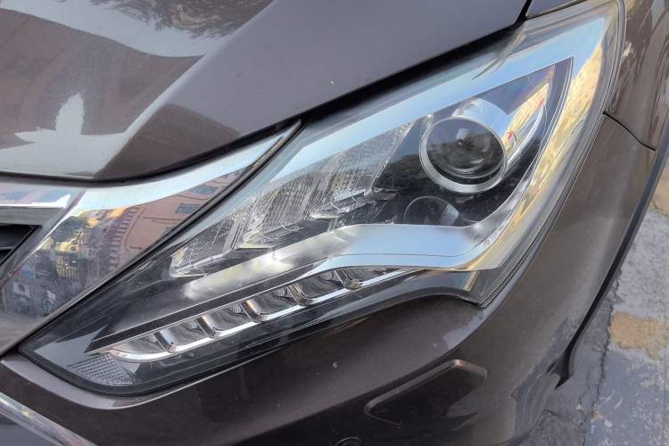 Used BYD Tang New Energy 2017 2.0T All-Wheel Drive Hyatt Model Left Front Headlight