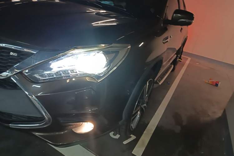 Used BYD Tang New Energy 2017 2.0T All-Wheel Drive Haoya Model 7 Seats Left Front Headlight