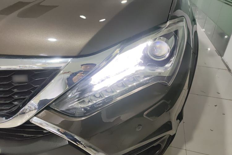 Used BYD Tang New Energy 2017 2.0T All-Wheel Drive Haoya Model 7 Seats Left Front Headlight