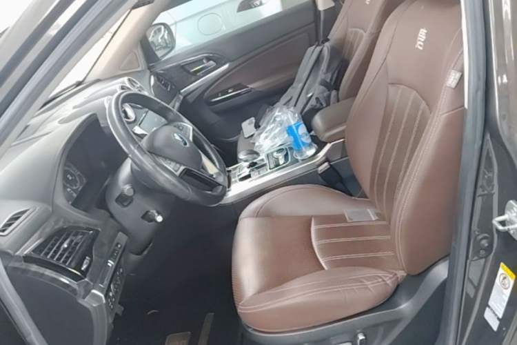 Used BYD Tang New Energy 2017 2.0T Tang 100 Left Front Seat