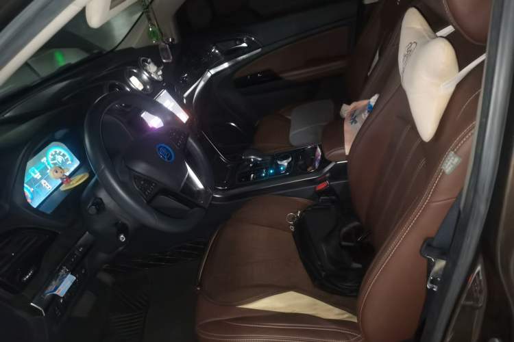 Used BYD Tang New Energy 2017 2.0T All-Wheel Drive Hyatt Model Left Front Seat
