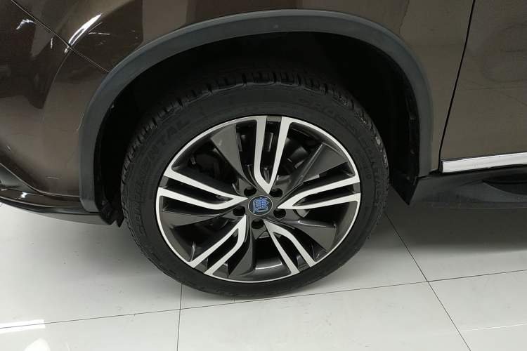 Used BYD Tang New Energy 2017 2.0T Tang 100 Left Front Wheel Hub
