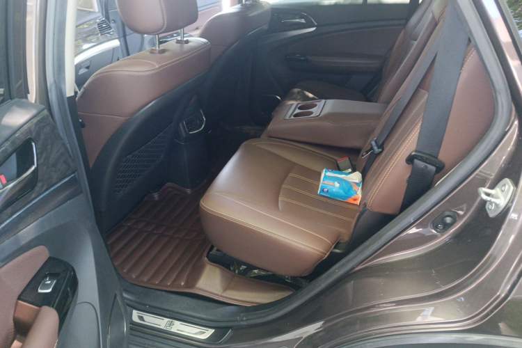 Used BYD Tang New Energy 2017 2.0T All-Wheel Drive Hyatt Model Left Rear Seat