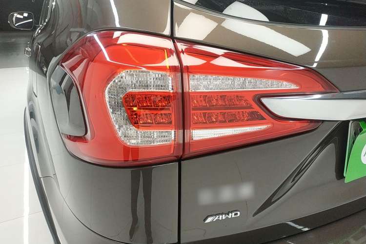 Used BYD Tang New Energy 2017 2.0T Tang 100 Left Rear Taillight