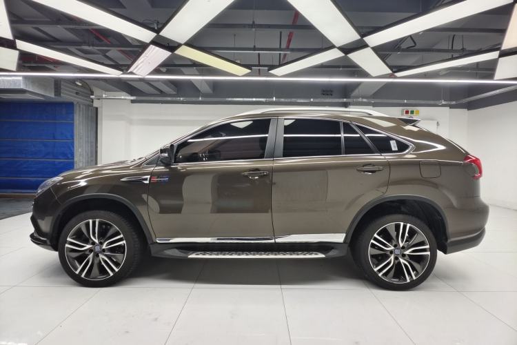 Used BYD Tang New Energy 2017 2.0T Tang 100 Left Side