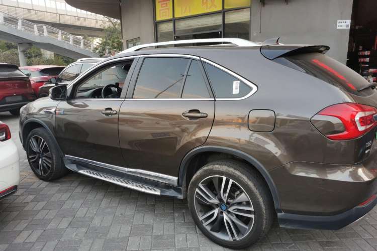 Used BYD Tang New Energy 2017 2.0T All-Wheel Drive Hyatt Model Left Side
