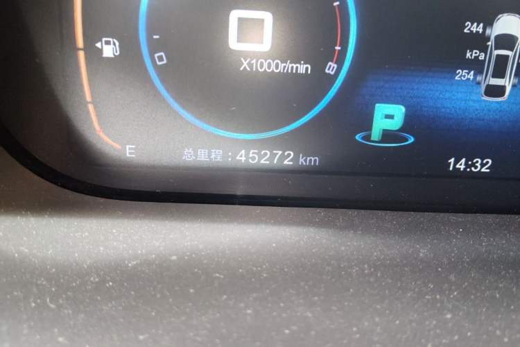 Used BYD Tang New Energy 2017 2.0T Tang 100 Odometer Close Up