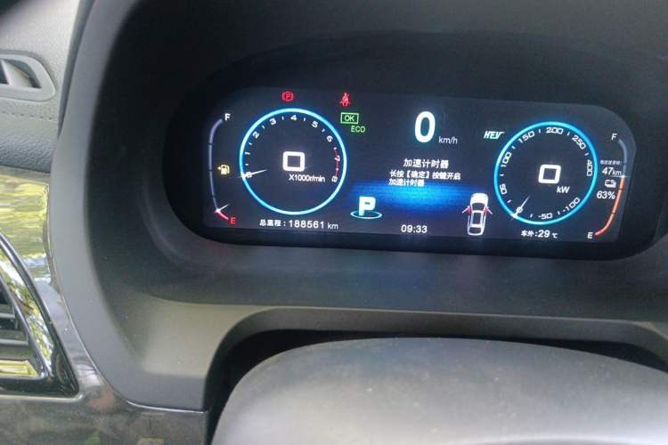 Used BYD Tang New Energy 2017 2.0T All-Wheel Drive Hyatt Model Odometer Close Up