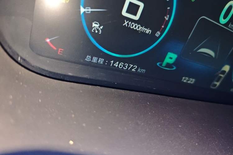 Used BYD Tang New Energy 2017 2.0T Tang 100 Odometer Close Up