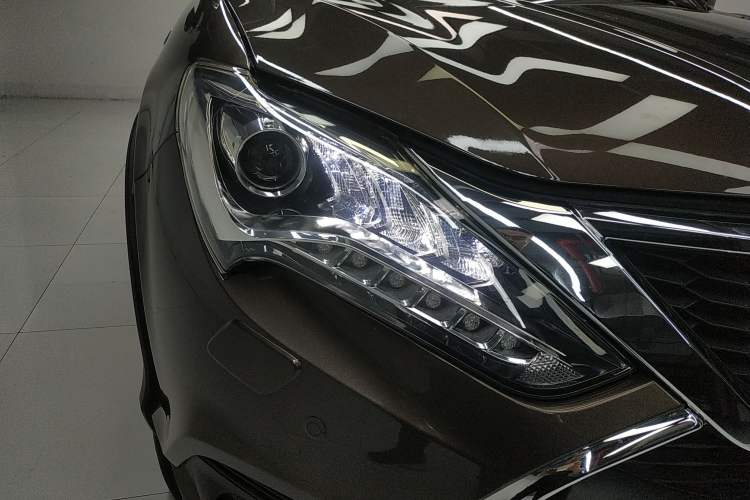 Used BYD Tang New Energy 2017 2.0T Tang 100 Right Front Headlight