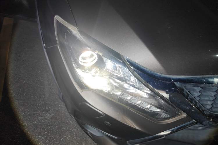 Used BYD Tang New Energy 2017 2.0T All-Wheel Drive Haoya Model 7 Seats Right Front Headlight