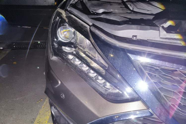 Used BYD Tang New Energy 2017 2.0T All-Wheel Drive Hyatt Model Right Front Headlight