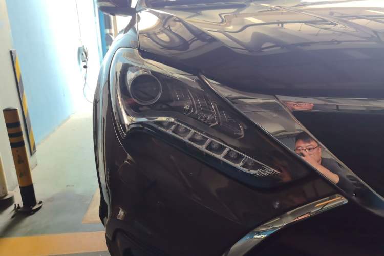 Used BYD Tang New Energy 2017 2.0T Tang 100 Right Front Headlight