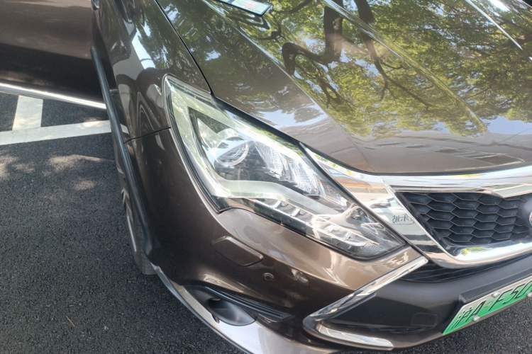 Used BYD Tang New Energy 2017 2.0T All-Wheel Drive Hyatt Model Right Front Headlight