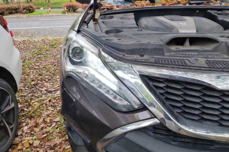 Used BYD Tang New Energy 2017 2.0T All-Wheel Drive Hyatt Model Right Front Headlight