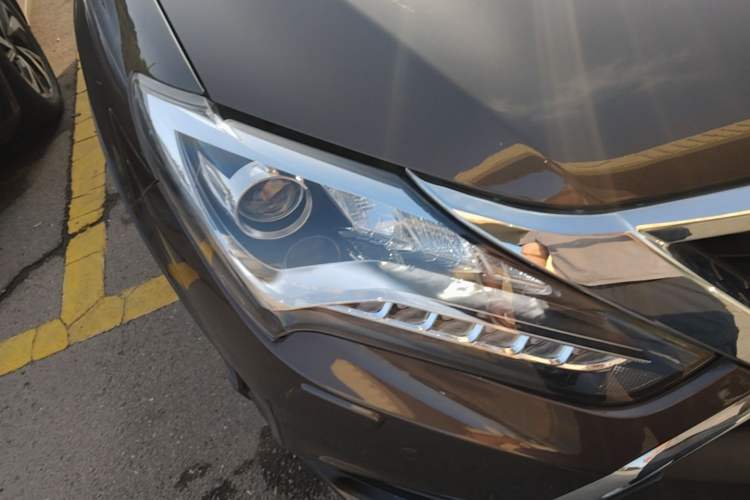 Used BYD Tang New Energy 2017 2.0T All-Wheel Drive Hyatt Model Right Front Headlight
