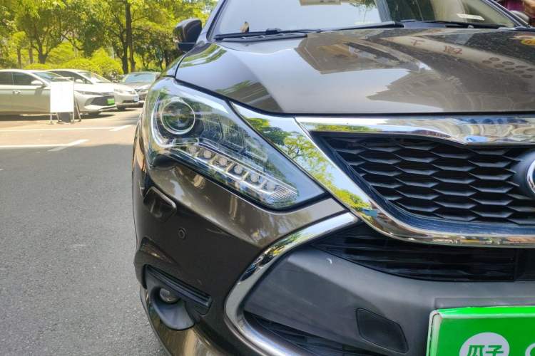 Used BYD Tang New Energy 2017 2.0T Tang 100 Right Front Headlight