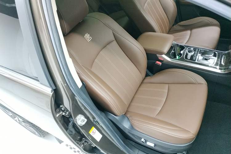 Used BYD Tang New Energy 2017 2.0T Tang 100 Right Front Seat