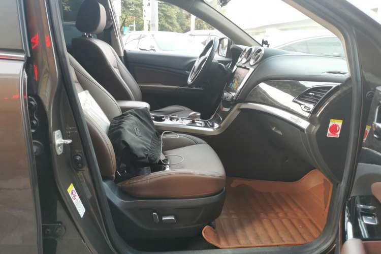 Used BYD Tang New Energy 2017 2.0T All-Wheel Drive Hyatt Model Right Front Seat