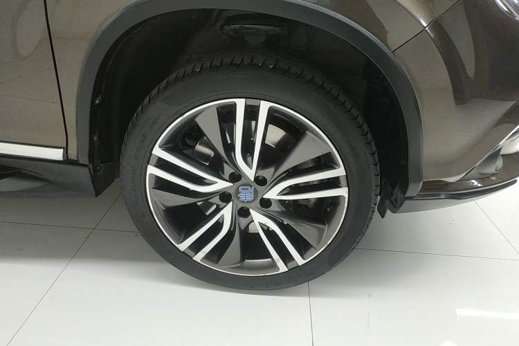 Used BYD Tang New Energy 2017 2.0T Tang 100 Right Front Wheel Hub