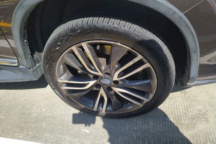 Used BYD Tang New Energy 2017 2.0T All-Wheel Drive Hyatt Model Right Front Wheel Hub