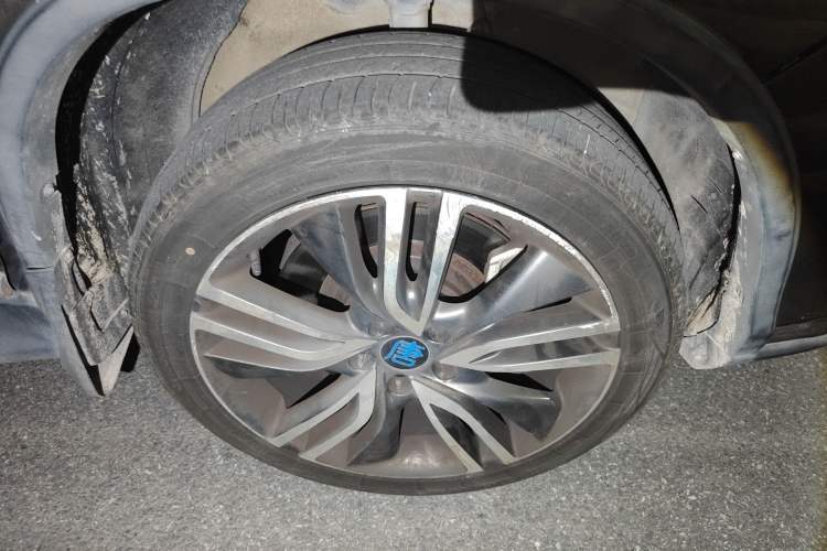 Used BYD Tang New Energy 2017 2.0T All-Wheel Drive Haoya Model 7 Seats Right Front Wheel Hub