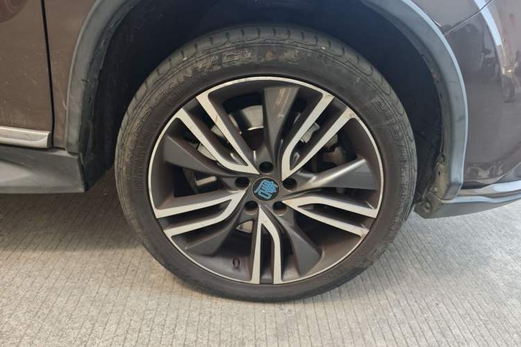 Used BYD Tang New Energy 2017 2.0T Tang 100 Right Front Wheel Hub