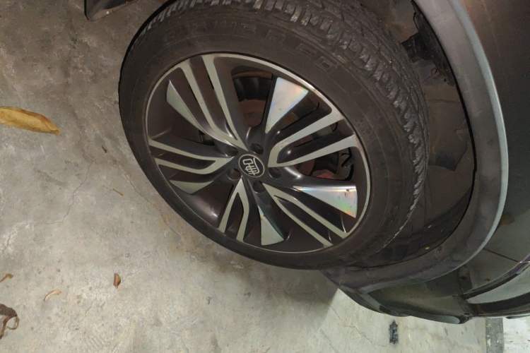 Used BYD Tang New Energy 2017 2.0T Tang 100 Right Front Wheel Hub