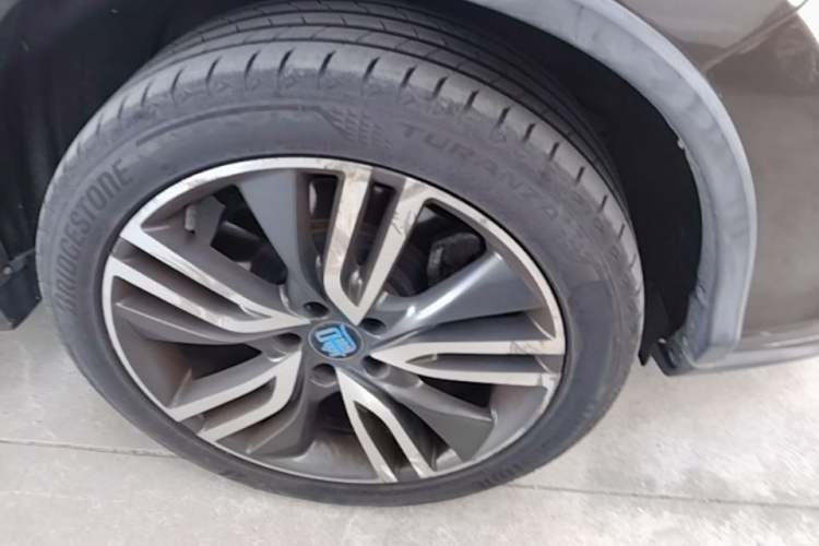 Used BYD Tang New Energy 2017 2.0T Tang 100 Right Front Wheel Hub