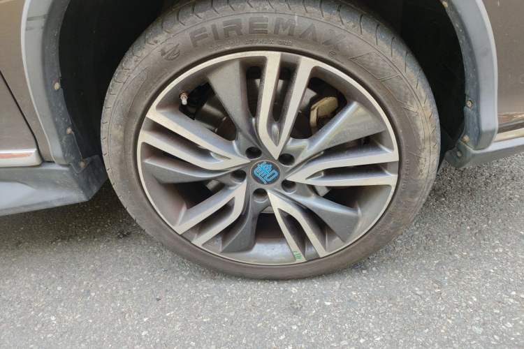 Used BYD Tang New Energy 2017 2.0T Tang 100 Right Front Wheel Hub