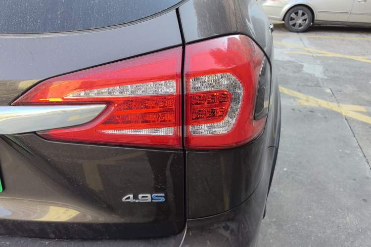 Used BYD Tang New Energy 2017 2.0T All-Wheel Drive Hyatt Model Right Rear Taillight