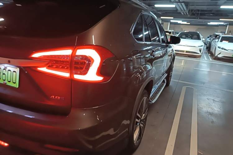 Used BYD Tang New Energy 2017 2.0T All-Wheel Drive Haoya Model 7 Seats Right Rear Taillight