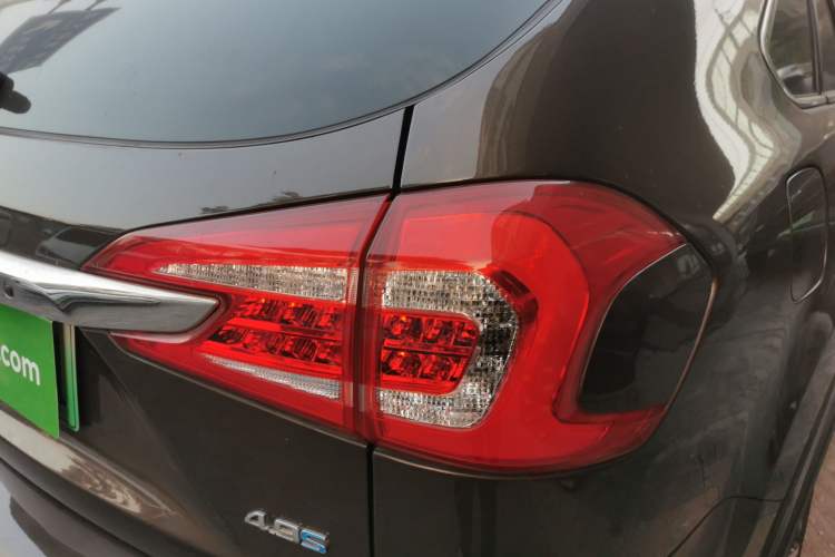 Used BYD Tang New Energy 2017 2.0T All-Wheel Drive Hyatt Model Right Rear Taillight