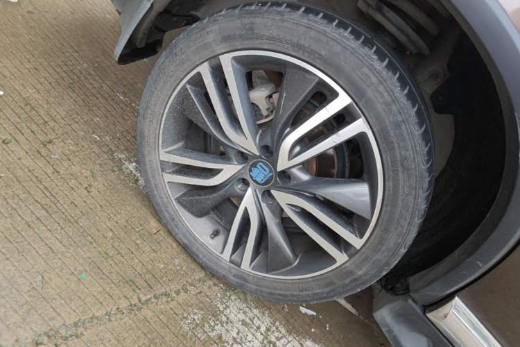 Used BYD Tang New Energy 2017 2.0T All-Wheel Drive Hyatt Model Right Rear Wheel Hub