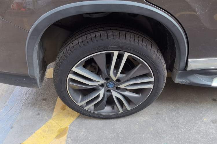 Used BYD Tang New Energy 2017 2.0T All-Wheel Drive Hyatt Model Right Rear Wheel Hub