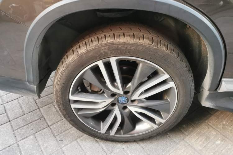 Used BYD Tang New Energy 2017 2.0T All-Wheel Drive Hyatt Model Right Rear Wheel Hub