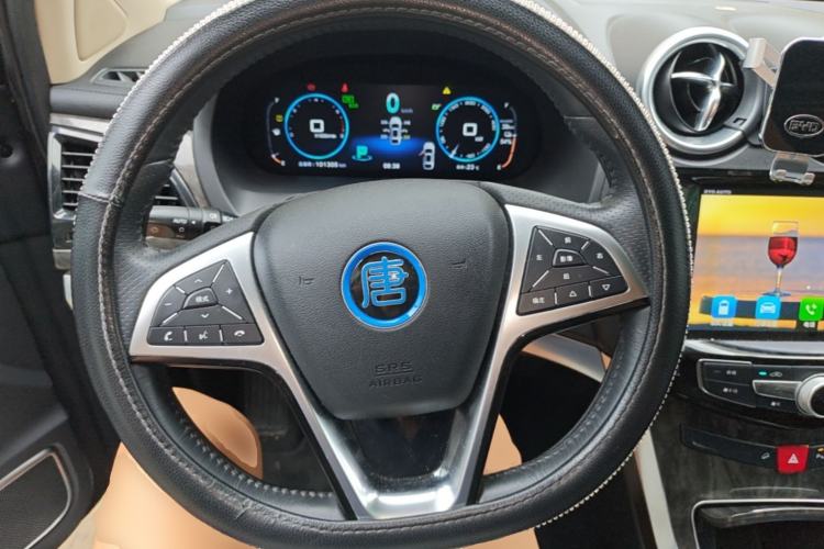 Used BYD Tang New Energy 2017 2.0T All-Wheel Drive Hyatt Model Steering Wheel