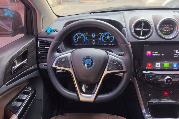 Used BYD Tang New Energy 2017 2.0T All-Wheel Drive Hyatt Model Steering Wheel