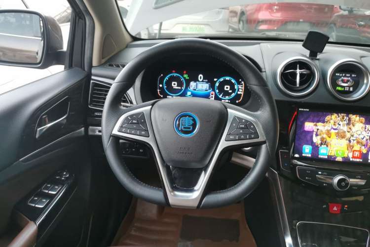 Used BYD Tang New Energy 2017 2.0T All-Wheel Drive Hyatt Model Steering Wheel