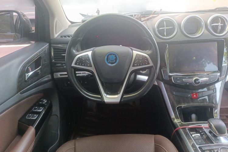 Used BYD Tang New Energy 2017 2.0T All-Wheel Drive Hyatt Model Steering Wheel