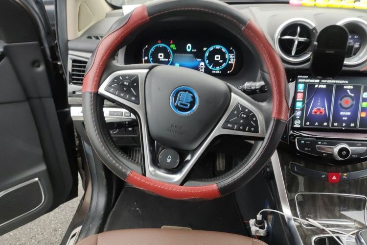 Used BYD Tang New Energy 2017 2.0T All-Wheel Drive Hyatt Model Steering Wheel