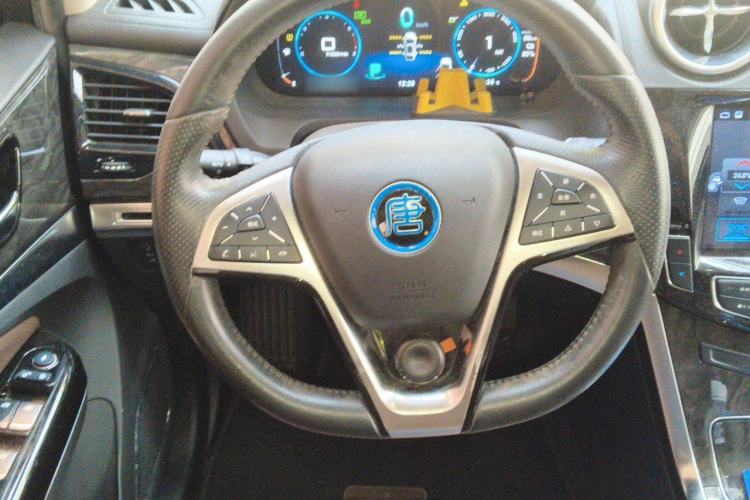 Used BYD Tang New Energy 2017 2.0T All-Wheel Drive Hyatt Model Steering Wheel