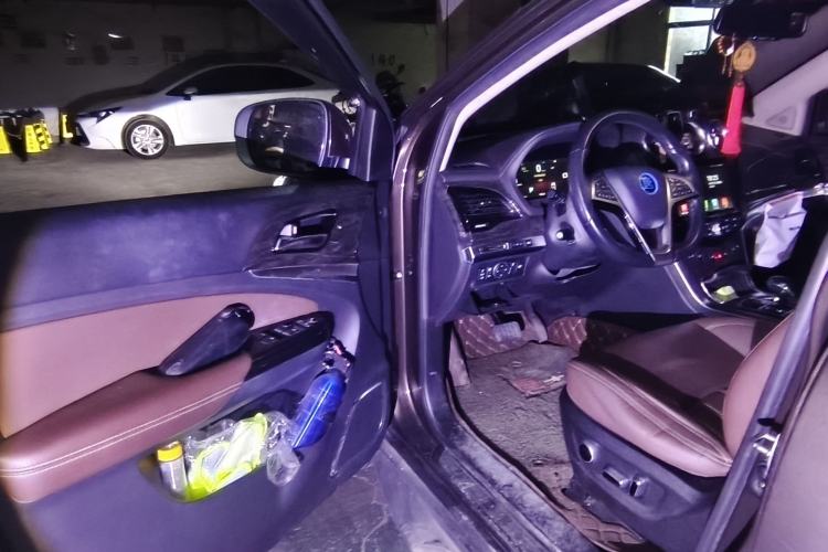 Used BYD Tang New Energy 2017 2.0T Tang 100 Driver Seat