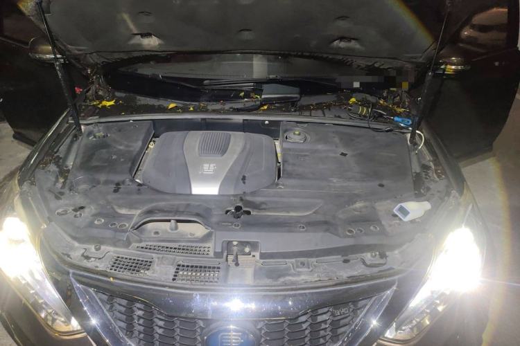 Used BYD Tang New Energy 2017 2.0T All-Wheel Drive Luxury Model Engine Bay