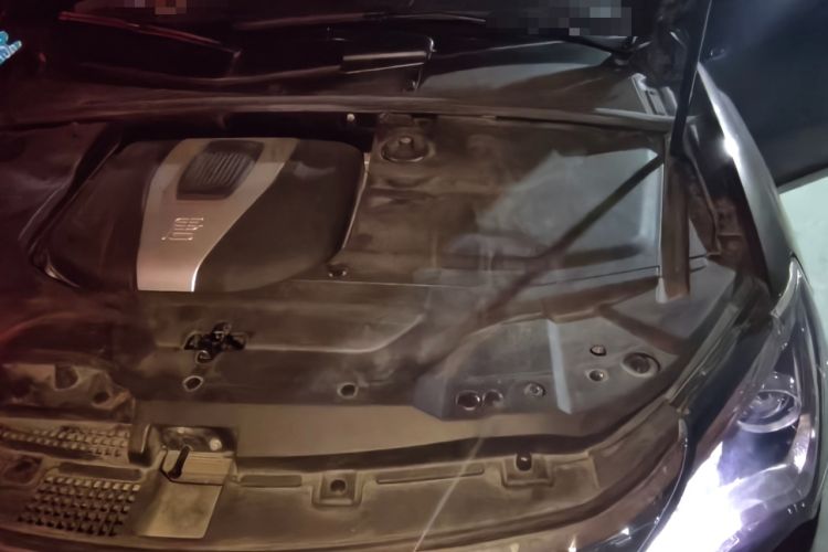 Used BYD Tang New Energy 2017 2.0T Tang 100 Engine Bay Left