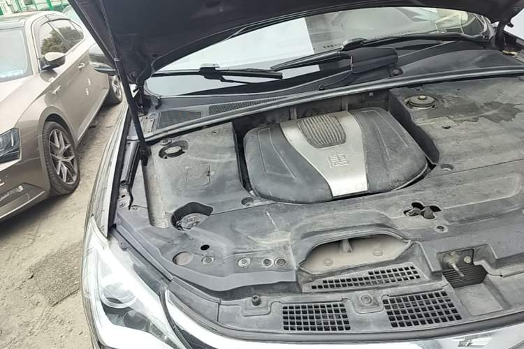 Used BYD Tang New Energy 2017 2.0T All-Wheel Drive Hyatt Model Engine Bay Right