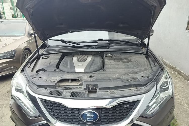 Used BYD Tang New Energy 2017 2.0T All-Wheel Drive Hyatt Model Engine Bay