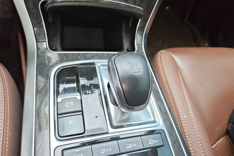 Used BYD Tang New Energy 2017 2.0T Tang 100 Gear Lever